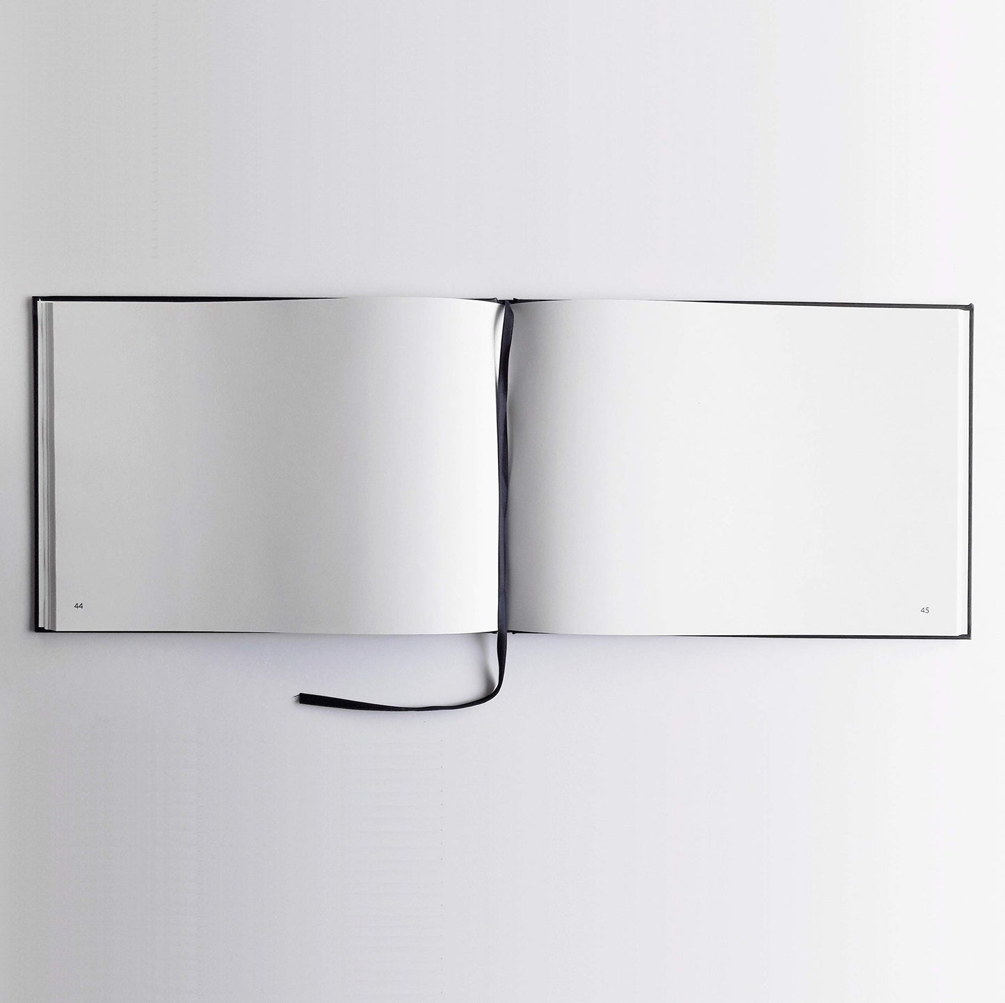 UTTSCHEID Carnet, Album - Joyeux Anniversaire - Format A4 Paysage - Couverture Mate, Lettres chromées -100 Pages - Qualité Premium